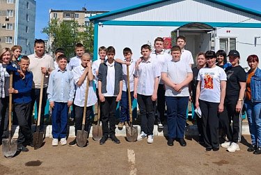 Каждое дерево – символ благодарности героям 